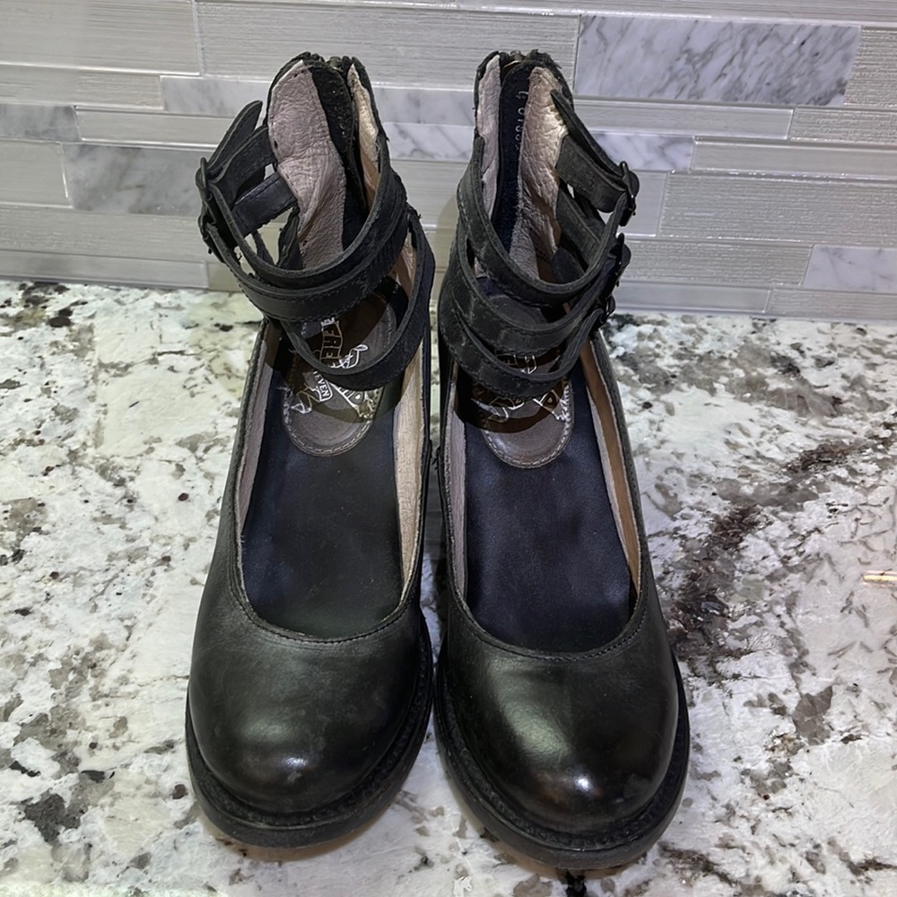 Black leather RANDI from Freebird by Steven UNWORN !!